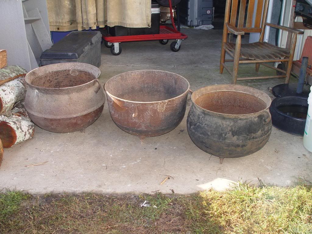 Seasoning a large cast iron wash pot. Survivalist Forum